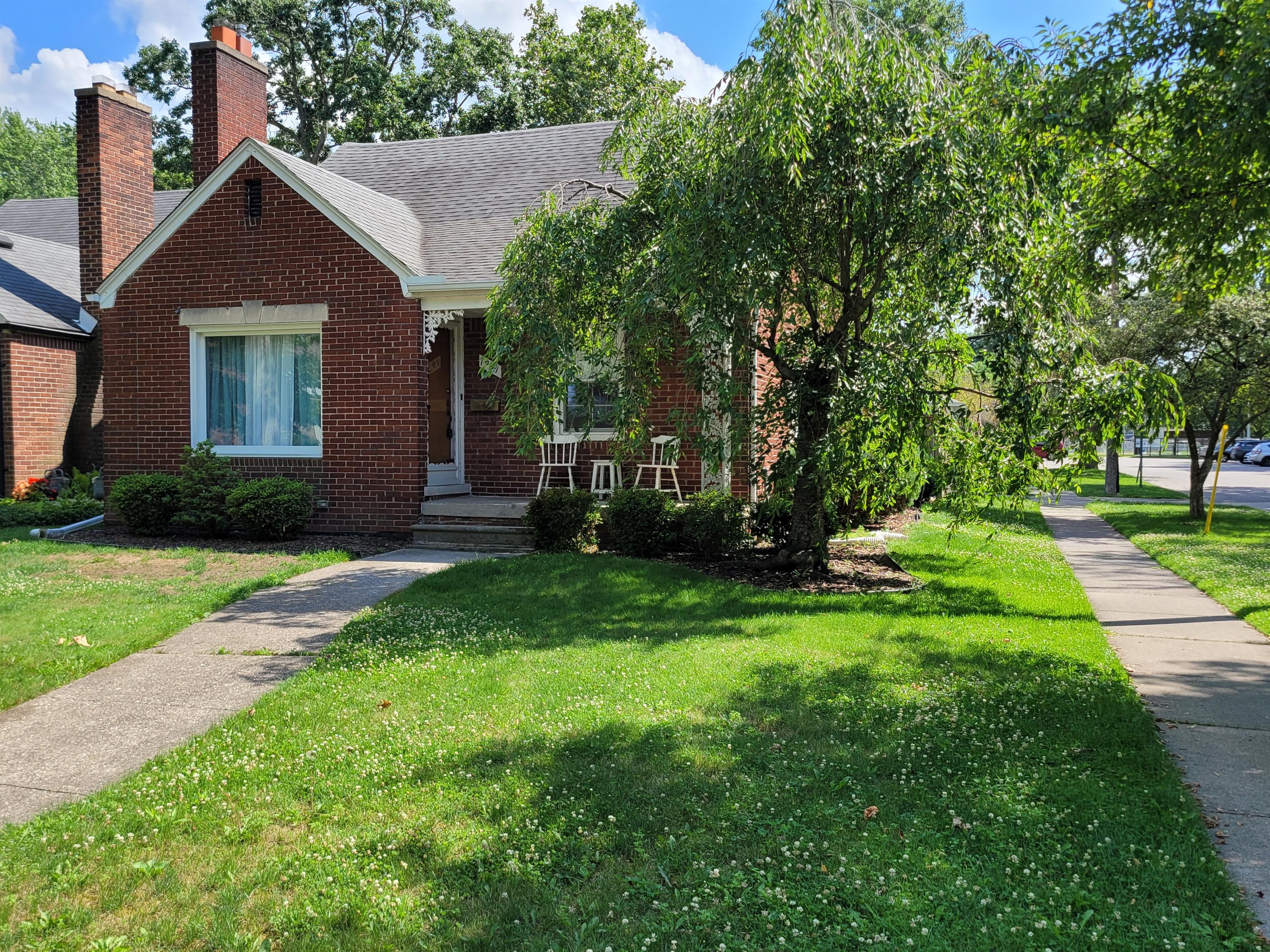 1931 Kenmore Drive